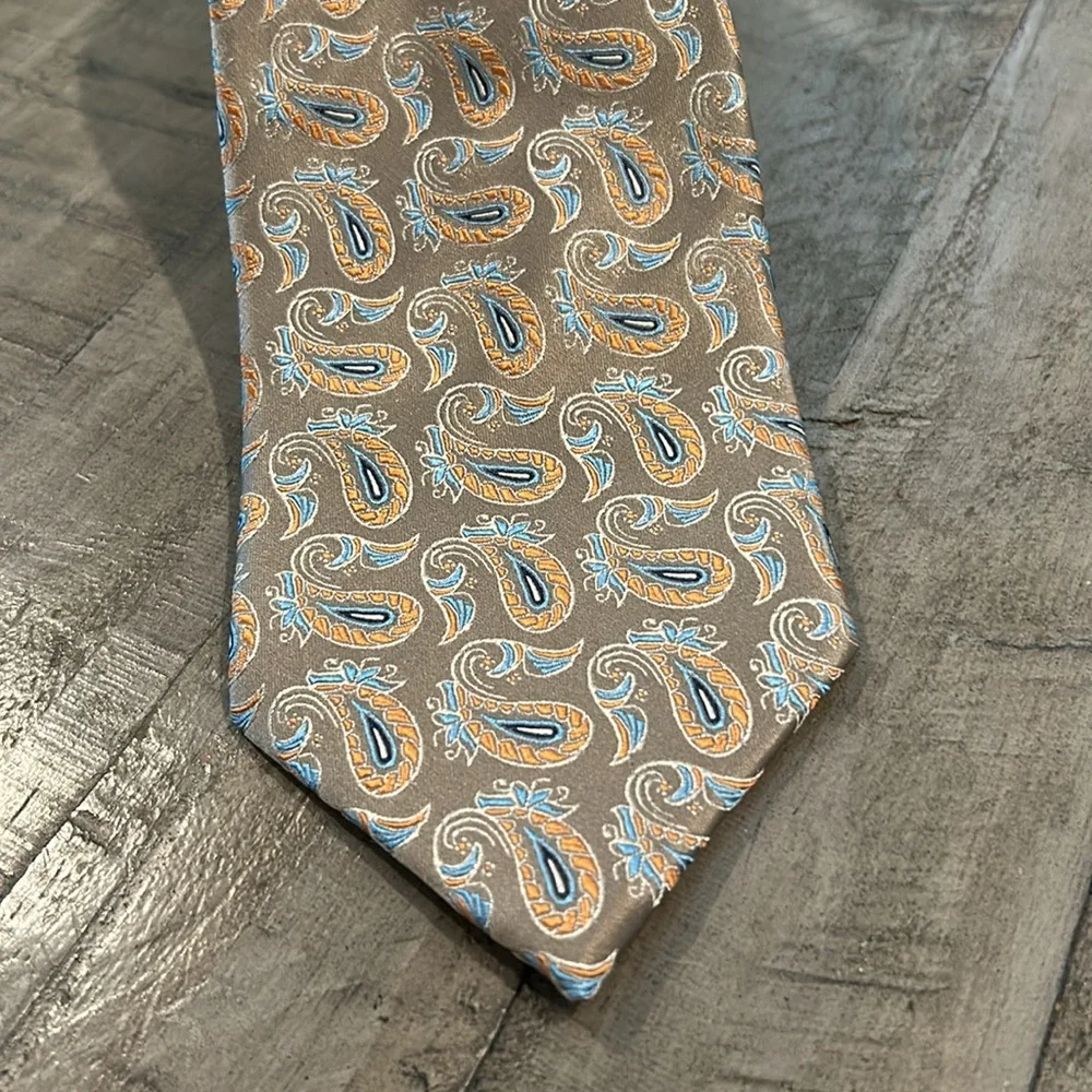 NWT Men’s Silk Tie Alexander Julian American Modern Neutral Colors Nice Pattern